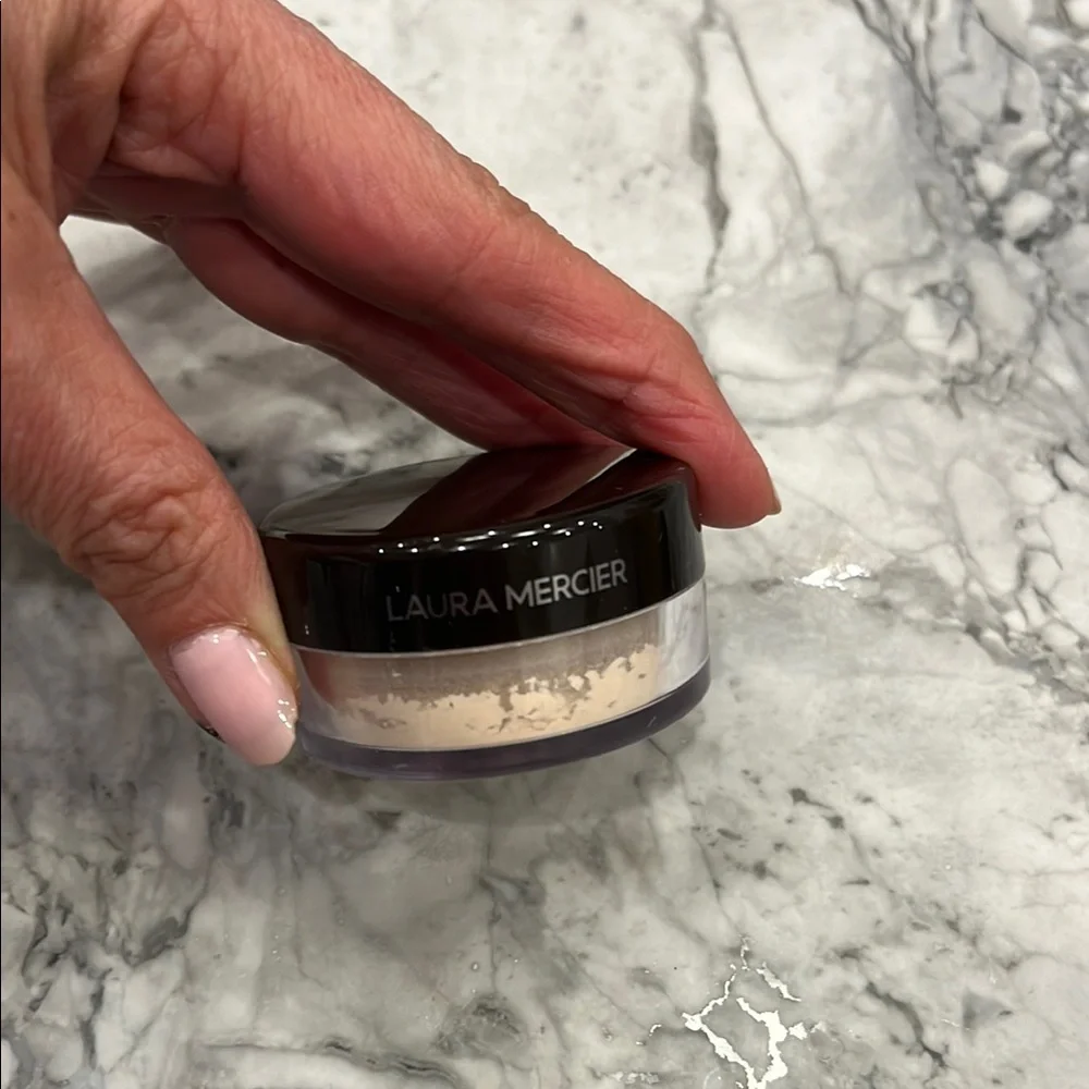 Laura Mercier Translucent Loose Setting Powder and a bare Minerals mineral Veil